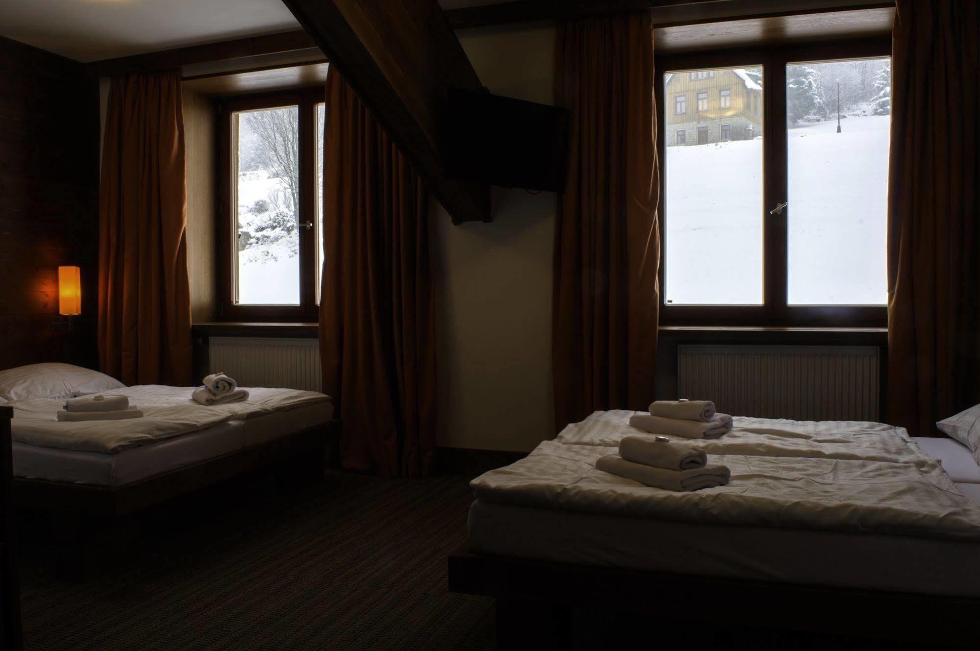 Hotel Adam Špindlerŭv Mlýn Dış mekan fotoğraf